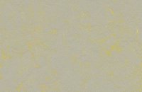Forbo Marmoleum Concrete 3702 liquid clay, 3733 yellow shimmer